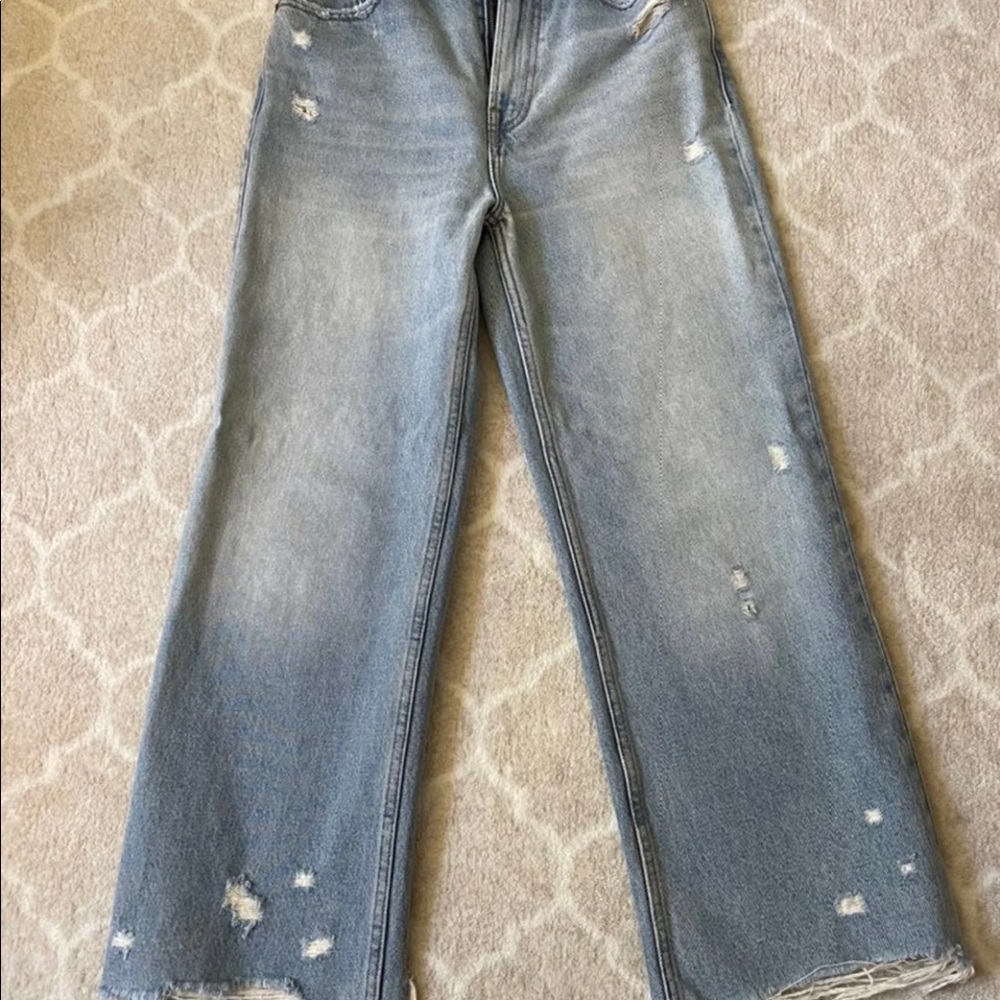 Abercrombie and Fitch Ultra High-Rise Cropped Wide Leg Jeans - Picture 5 of 5
